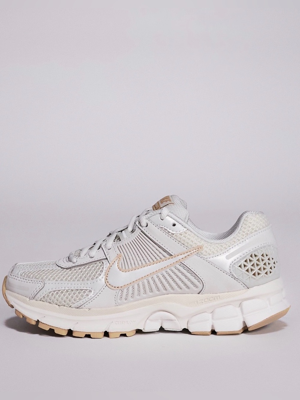 Nike Vomero 5 Sneaker in light bone